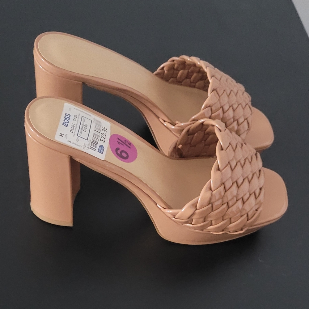 NEW Rachel Zoe Womens Gabrielle Tan Heel Sandals Woven Texture Size 6.5 NWT